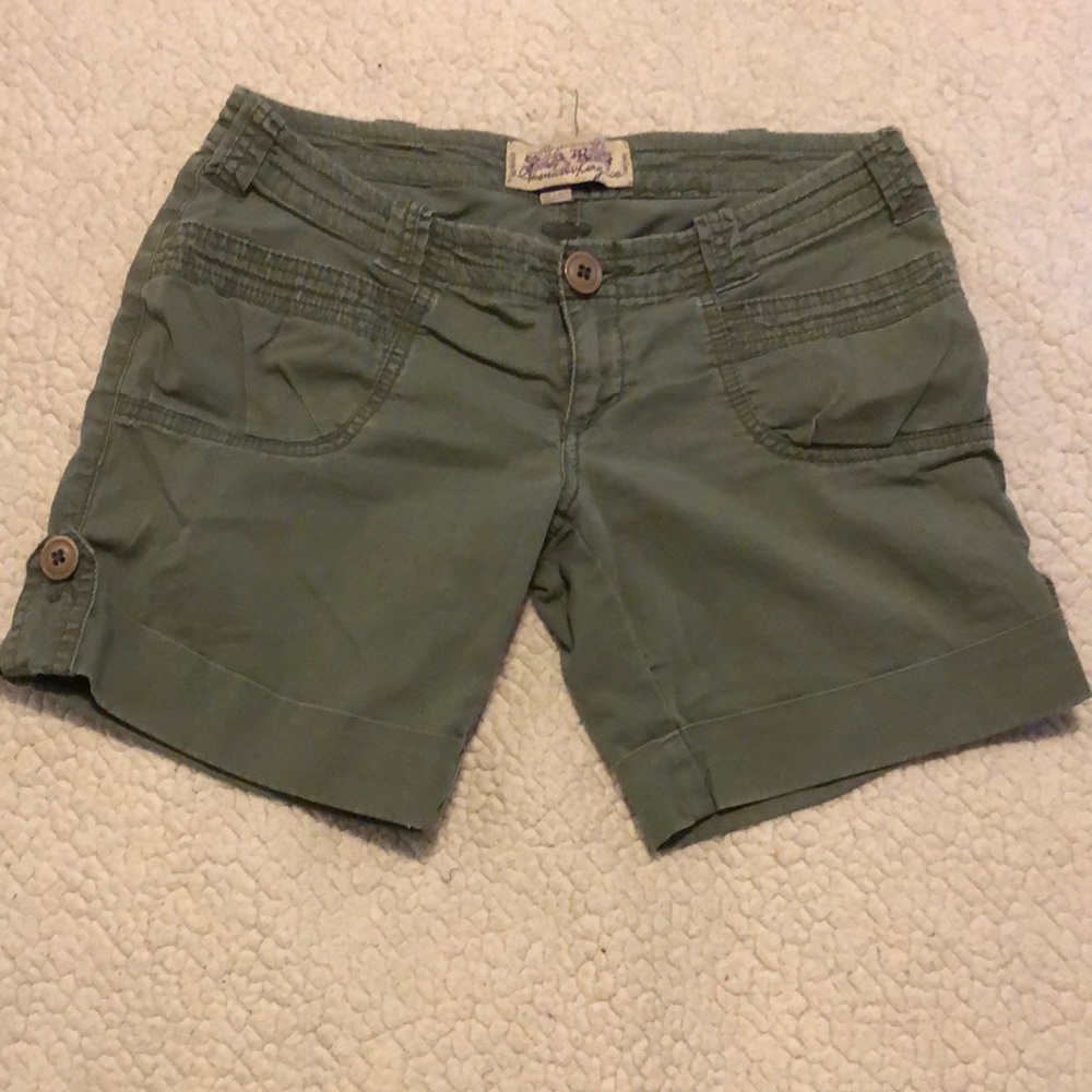 Woman’s green shorts 🩳